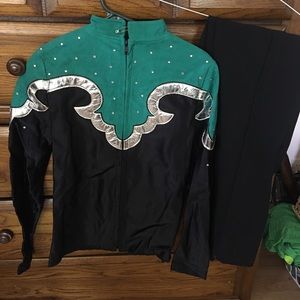 Suede and slinky Showmanship attire by Two Creeks.